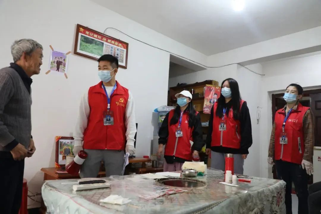 affb5c40c8af441e982cb651ffecd595.jpg